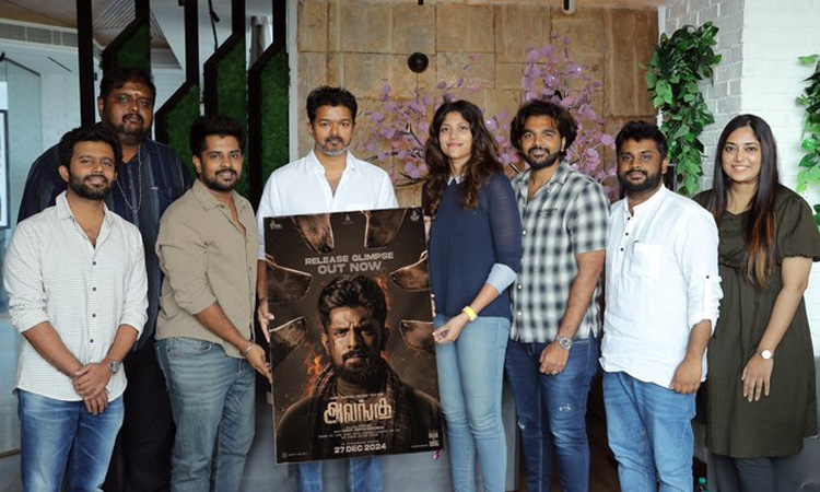 Vijay praised the film crew after watching the trailer of 'Alangu'