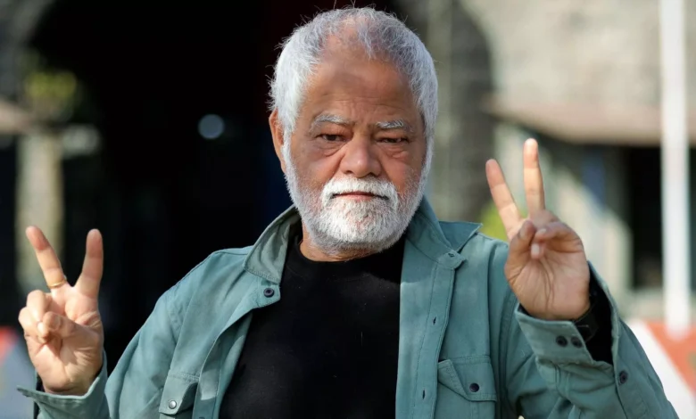 I am never part of the crowd: Sanjay Mishra
